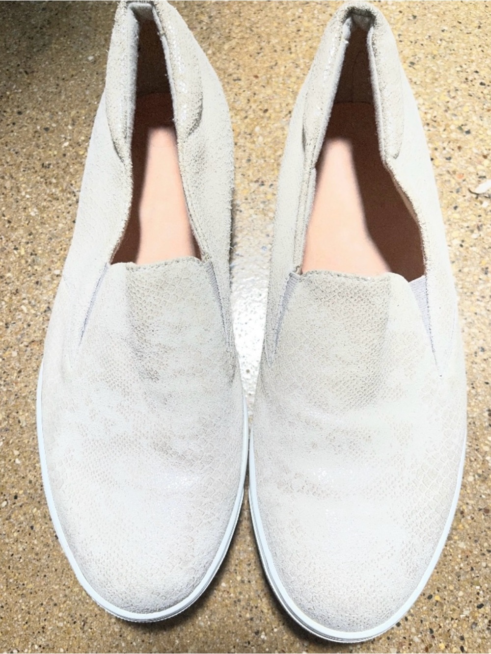 Munro Lulu Women’s Pearl/Metallic Leather Snake Print Slip On Sneaker